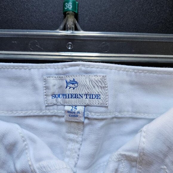 SOUTHERN TIDE -Hay`s white Denim Distressed Folded Raw Hem Jean Short - Picture 7 of 7